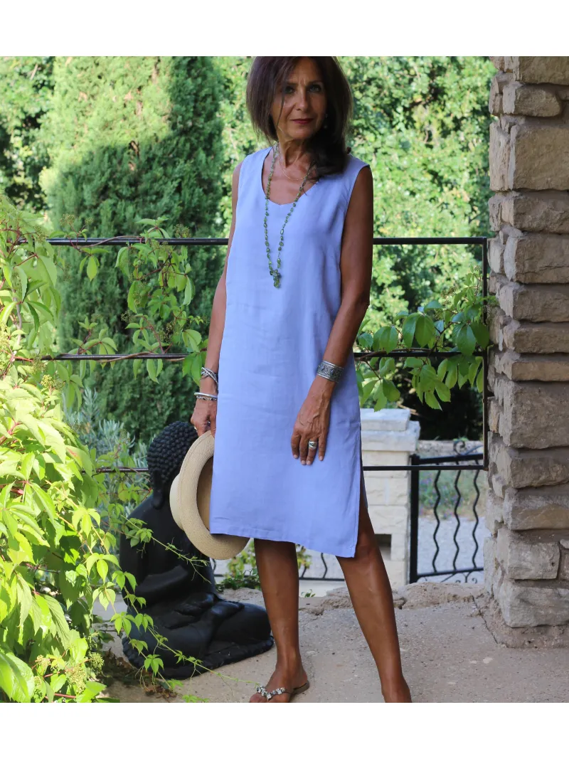 Robe lin bleu lilas fendue sans manche