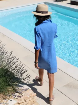 Robe chemise en lin bleu roi de dos