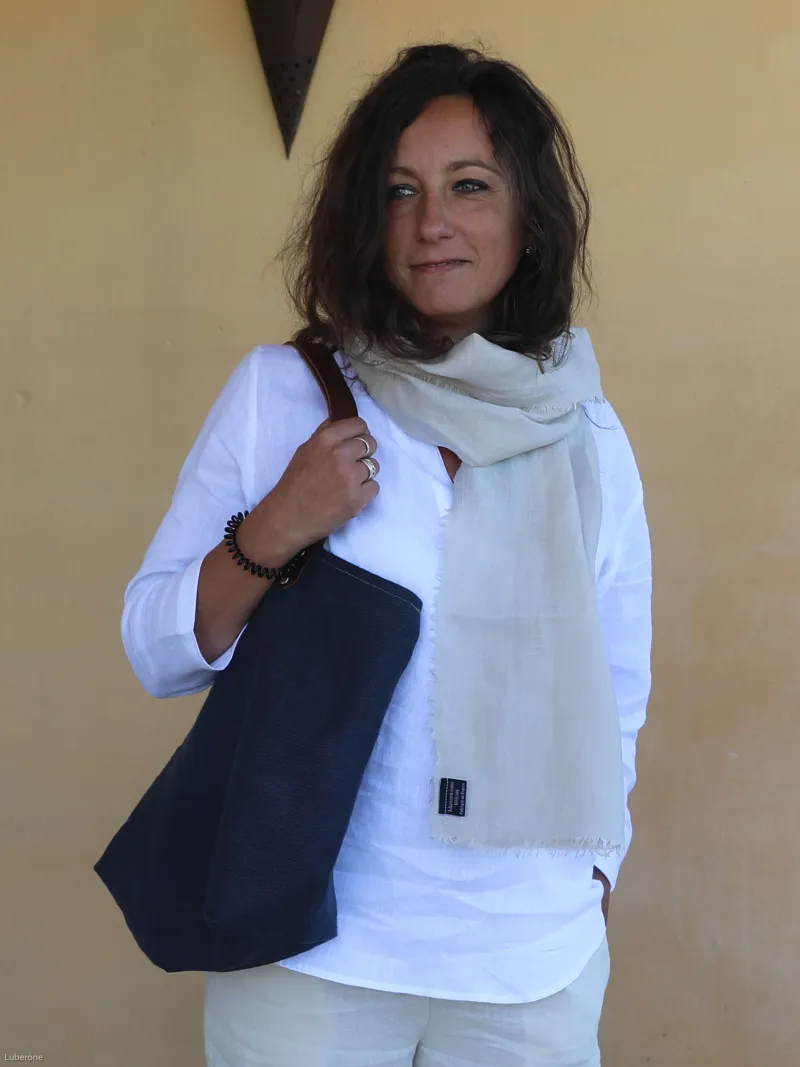Top en lin blanc manche trois quart avec accesoires