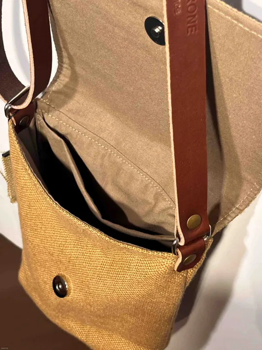 Linen camel shoulder bag inside