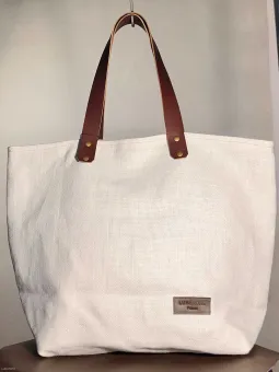 white linen tote bag closure face