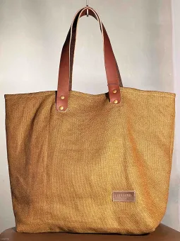 caramel linen tote bag closure face