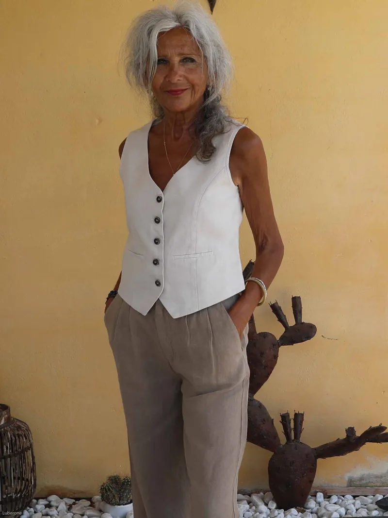 gilet en lin pour femme en sable chic et tendance