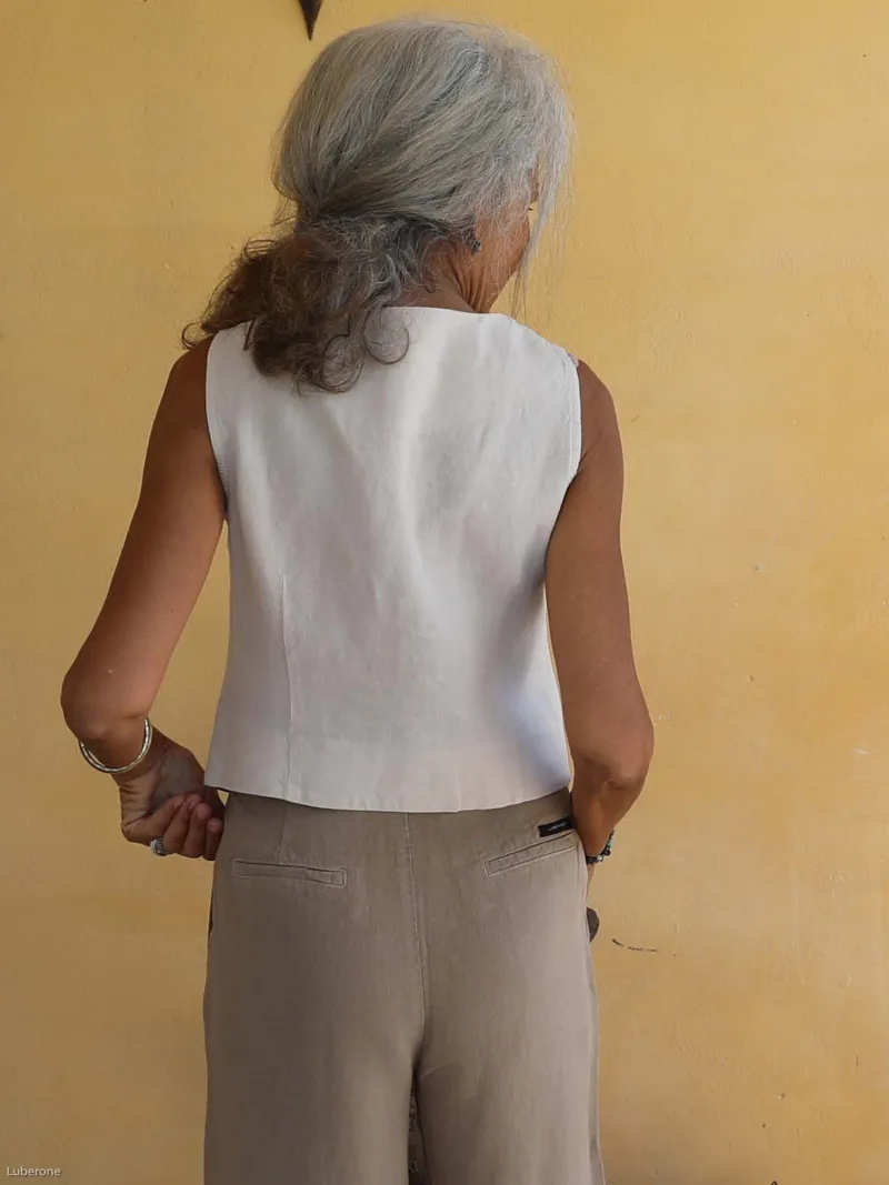 gilet en lin pour femme en sable vue de dos