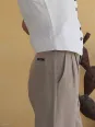 pantalon en lin à pince beige pour femme détail