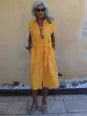 robe en lin boutonnée manche courte moutarde