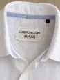 Détail du col de la chemise en lin homme blanche manches longues