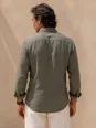 Chemise en lin homme kaki manches longues avec col – vue de dos