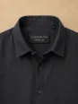Classic collar detail of the men's anthracite linen short sleeve shirt