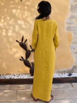 Dos de la robe longue en lin femme jaune col V manches longues Rustrel