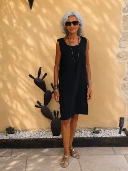 Women's black sleeveless linen dress Lourmarin front view