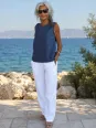 Top en lin femme marine sans manches Lauris face à la mer