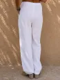 Détail du dos du pantalon en lin femme blanc à taille élastique