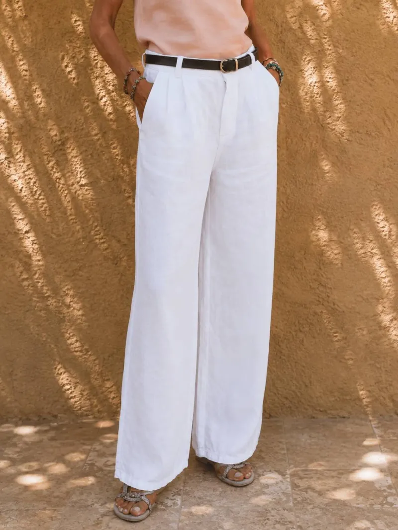 Détail de face du pantalon en lin à pinces femme blanc