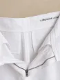 Détail de la fermeture du pantalon en lin à pinces femme blanc