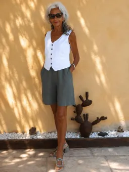 Women's khaki linen elastic waist bermuda shorts