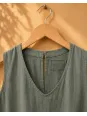 Col et étiquette de la robe longue en lin femme kaki Lacoste