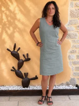 Women's sage green sleeveless mid-length linen dress Viens front view