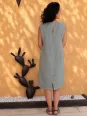 Dos de la robe en lin femme gris vert sans manches mi-longue Viens