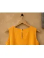 Robe en lin femme moutarde sans manches Lourmarin bouton et fermeture au dos
