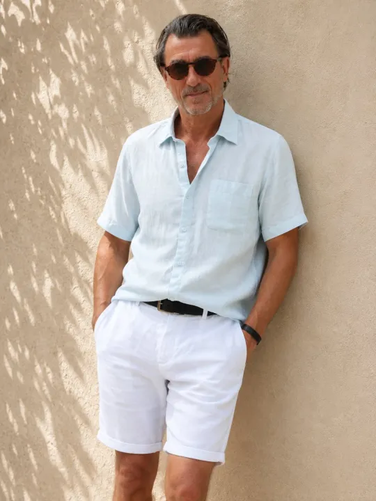Sky blue men's linen shirt with short sleeves Bonnieux front view