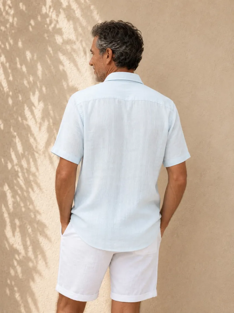 Chemise en lin homme bleu ciel à manches courtes Bonnieux vue de dos